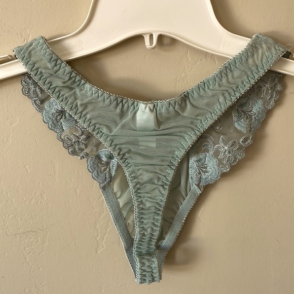 Mint Felina 34A bra/thong set - Picture 8 of 9